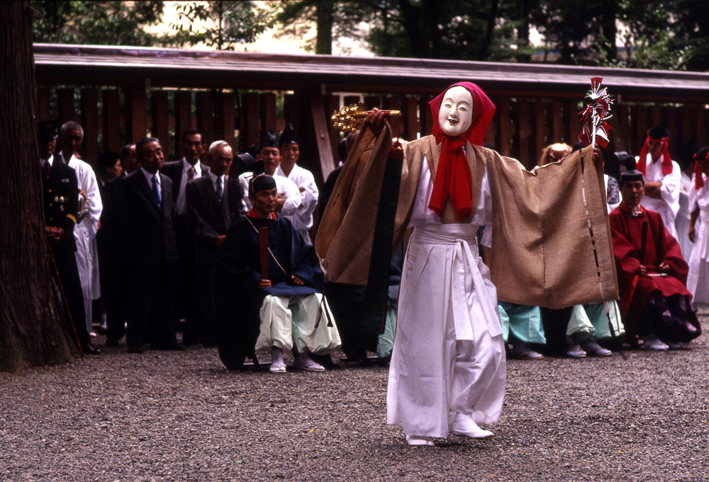 Takakicho-kagura dance at Takakicho, Miyazaki Pref. “Kagura” was originally a place where kami and people were united. Later, the word came to denote the songs and dances performed in that place.